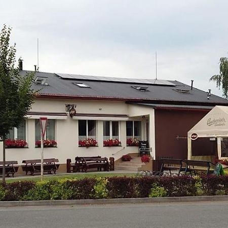 Na Rybnicku Bohutin Hotell Eksteriør bilde