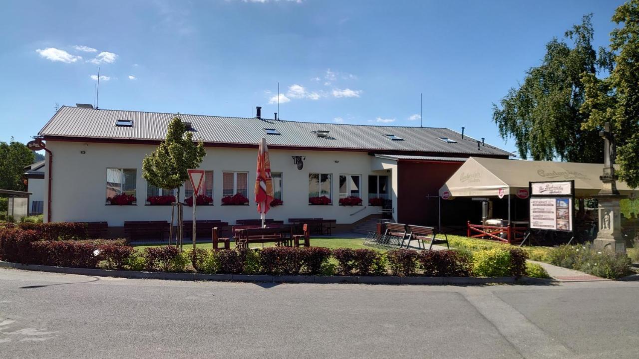 Na Rybnicku Bohutin Hotell Eksteriør bilde