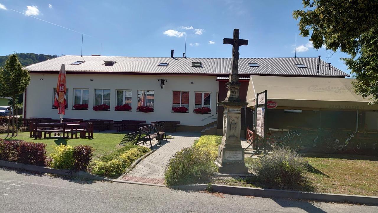 Na Rybnicku Bohutin Hotell Eksteriør bilde