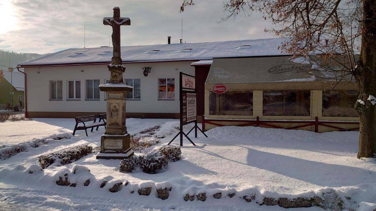 Na Rybnicku Bohutin Hotell Eksteriør bilde