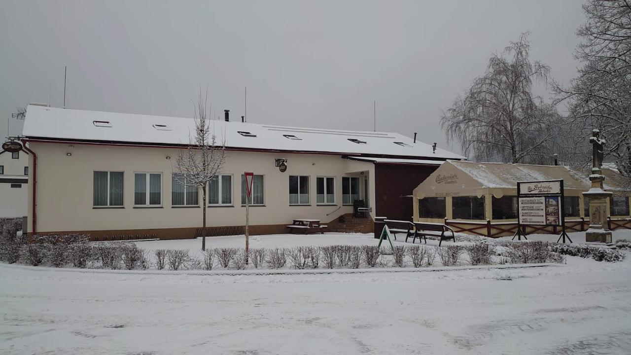 Na Rybnicku Bohutin Hotell Eksteriør bilde