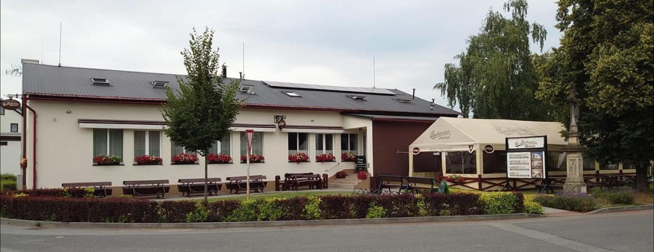 Na Rybnicku Bohutin Hotell Eksteriør bilde
