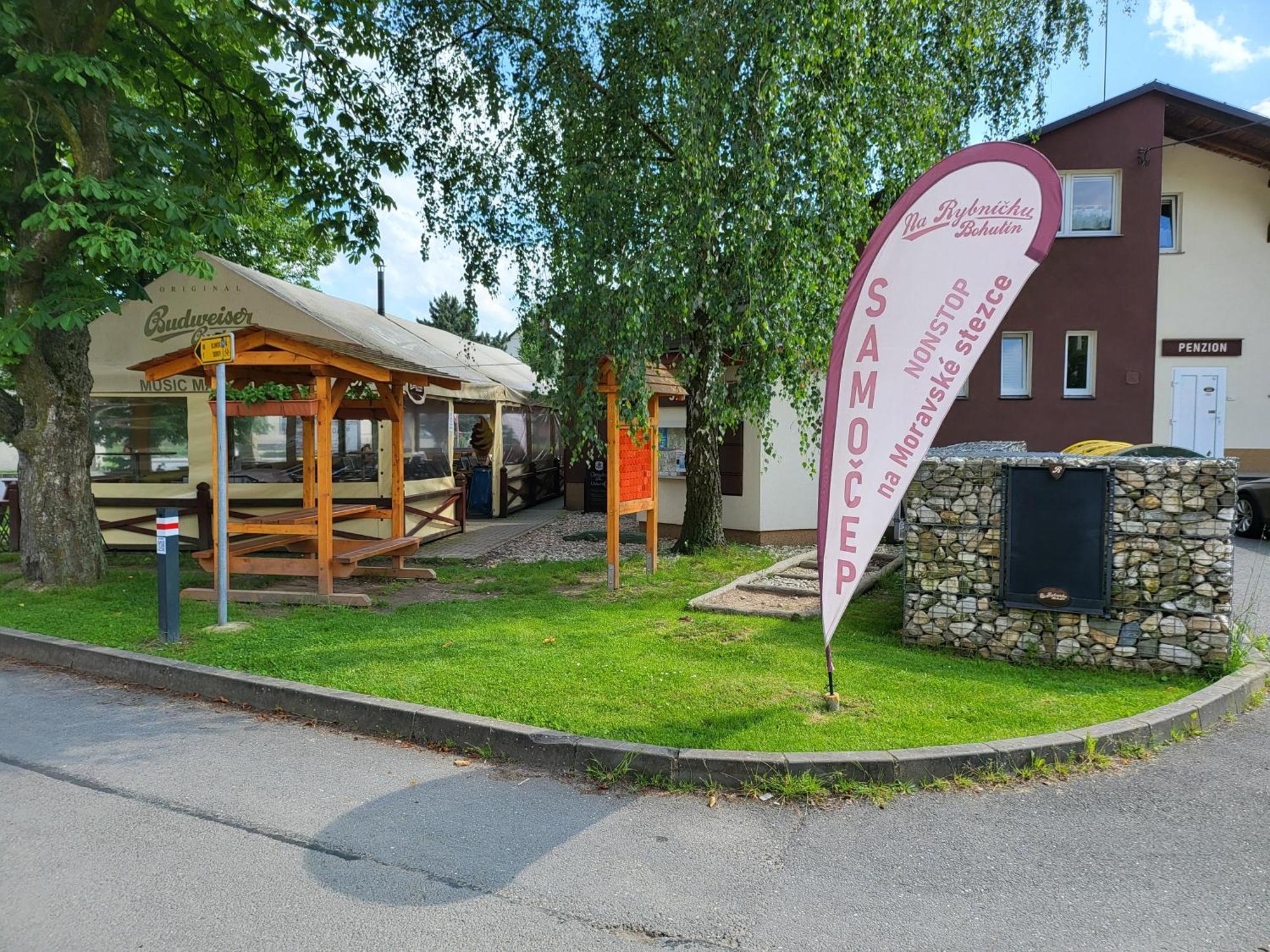 Na Rybnicku Bohutin Hotell Eksteriør bilde
