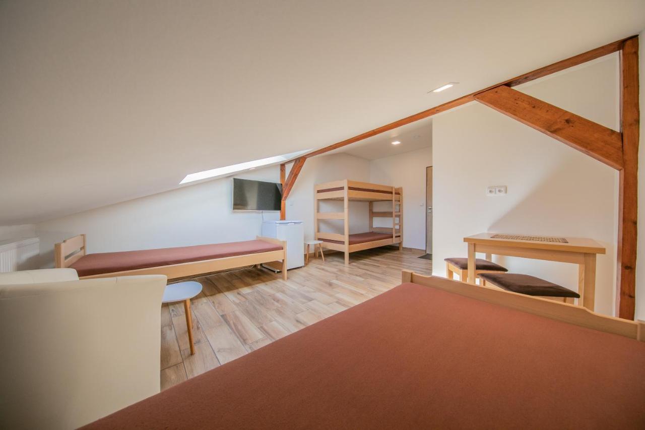 Na Rybnicku Bohutin Hotell Eksteriør bilde